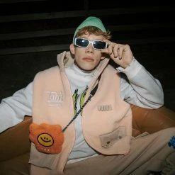 TAKA ORIGINAL DAISY FLORAL FLEECE CROSSBODY BAG 9 TAKA ORIGINAL DAISY FLORAL FLEECE CROSSBODY BAG