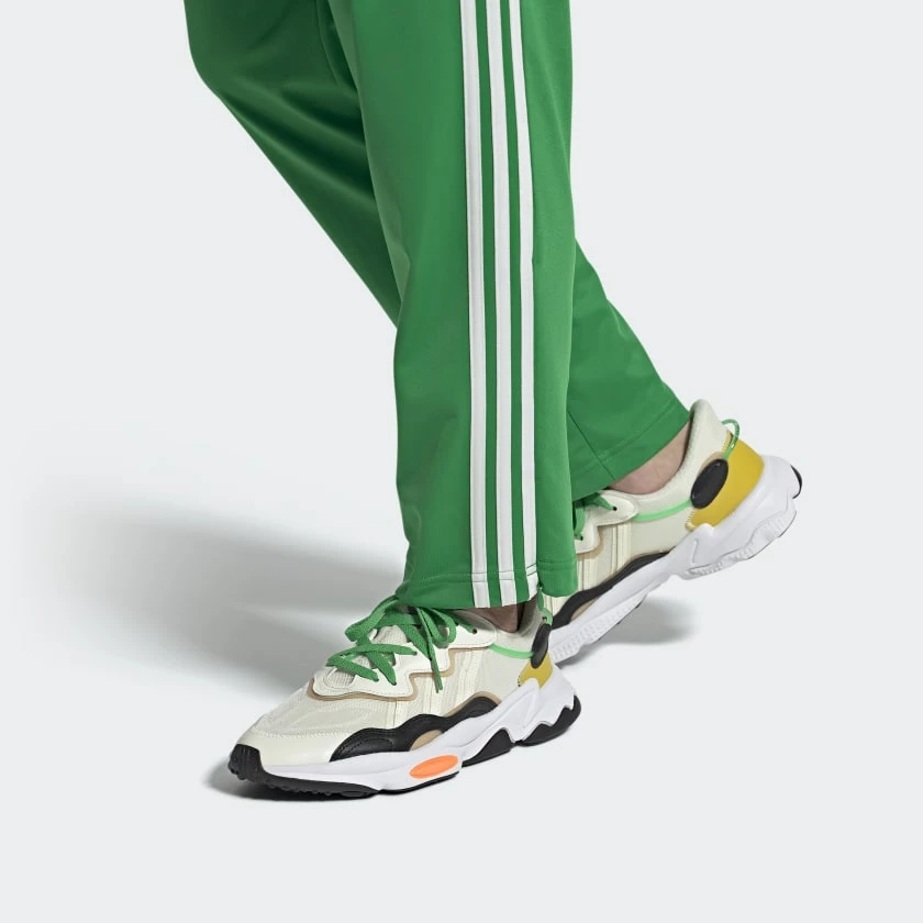 ADIDAS OZWEEGO CREAM WHITE 9 ADIDAS OZWEEGO CREAM WHITE