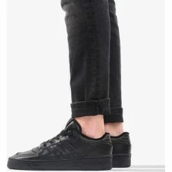 ADIDAS RIVALRY LOW BLACK SNEAKERS