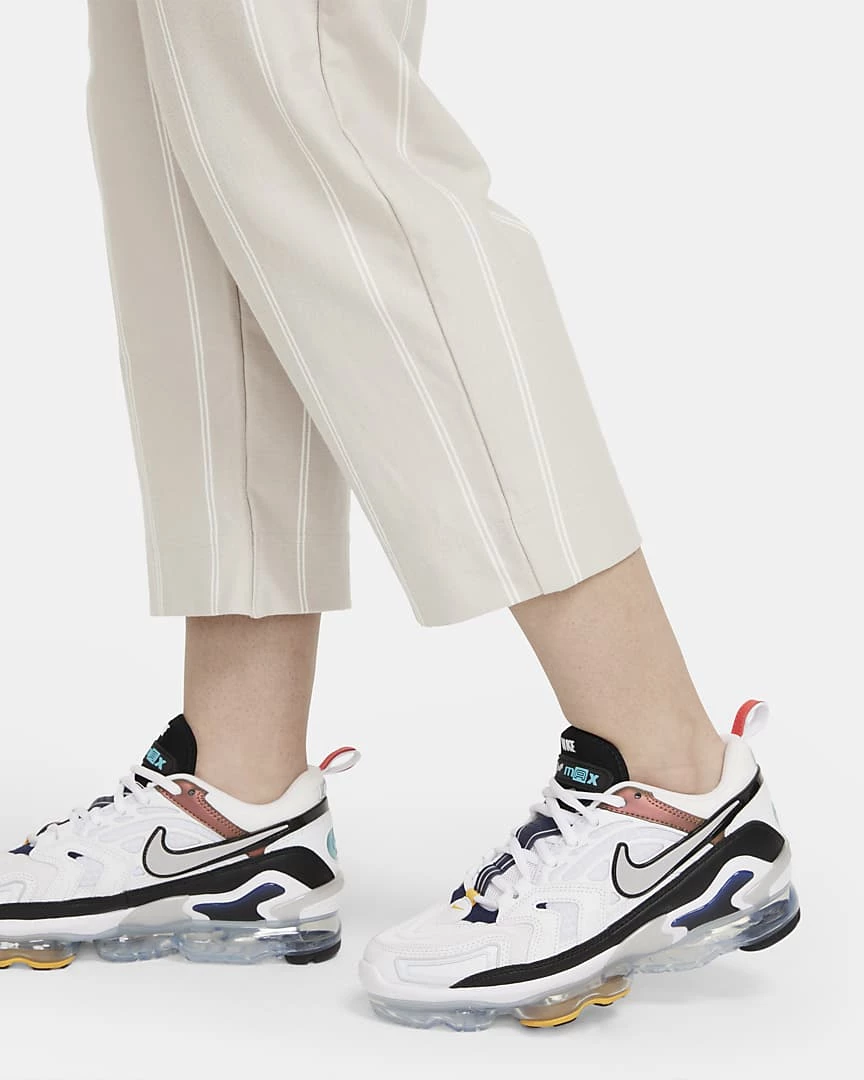 NIKE SPORTSWEAR STRIPE TROUSERS 6 NIKE SPORTSWEAR STRIPE TROUSERS